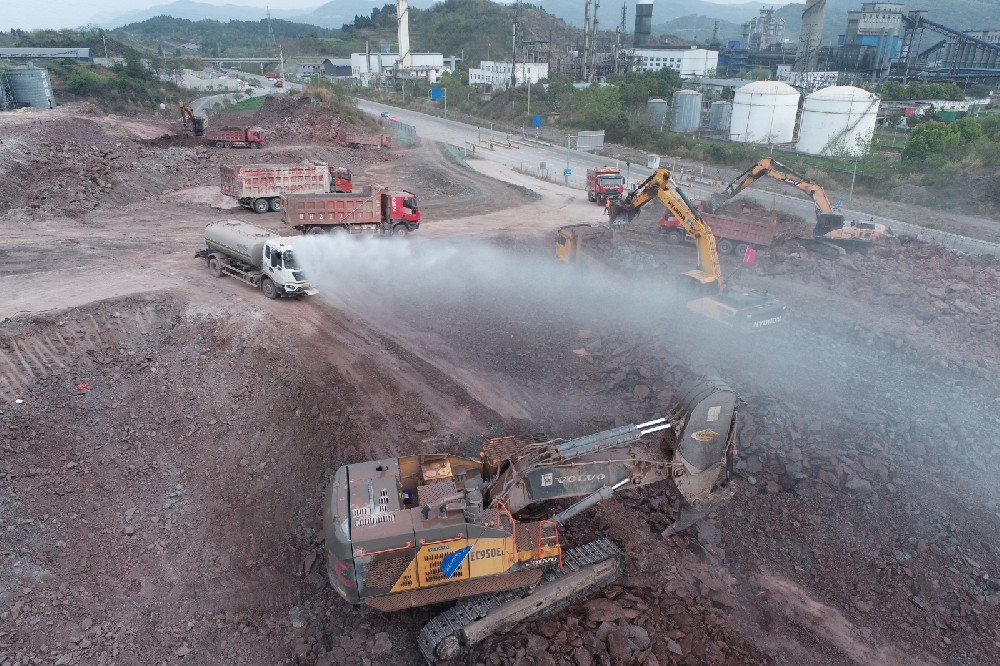 不停工、不斷檔，假期建設(shè)忙！